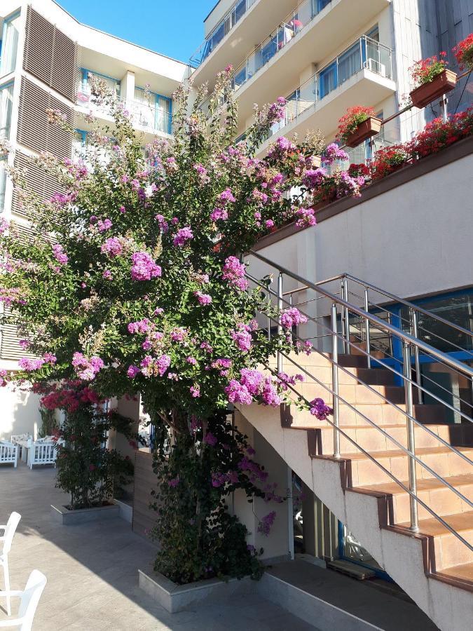 Hotel Slavey Aranyhomok Kültér fotó